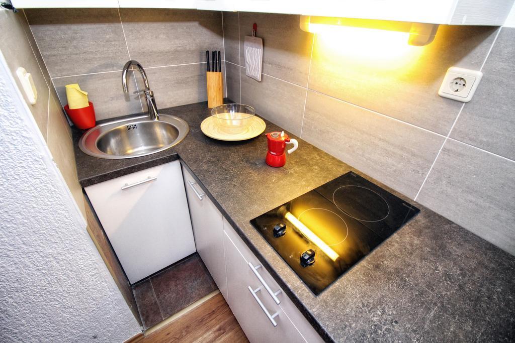 Apartments Nevija ロヴィニ エクステリア 写真